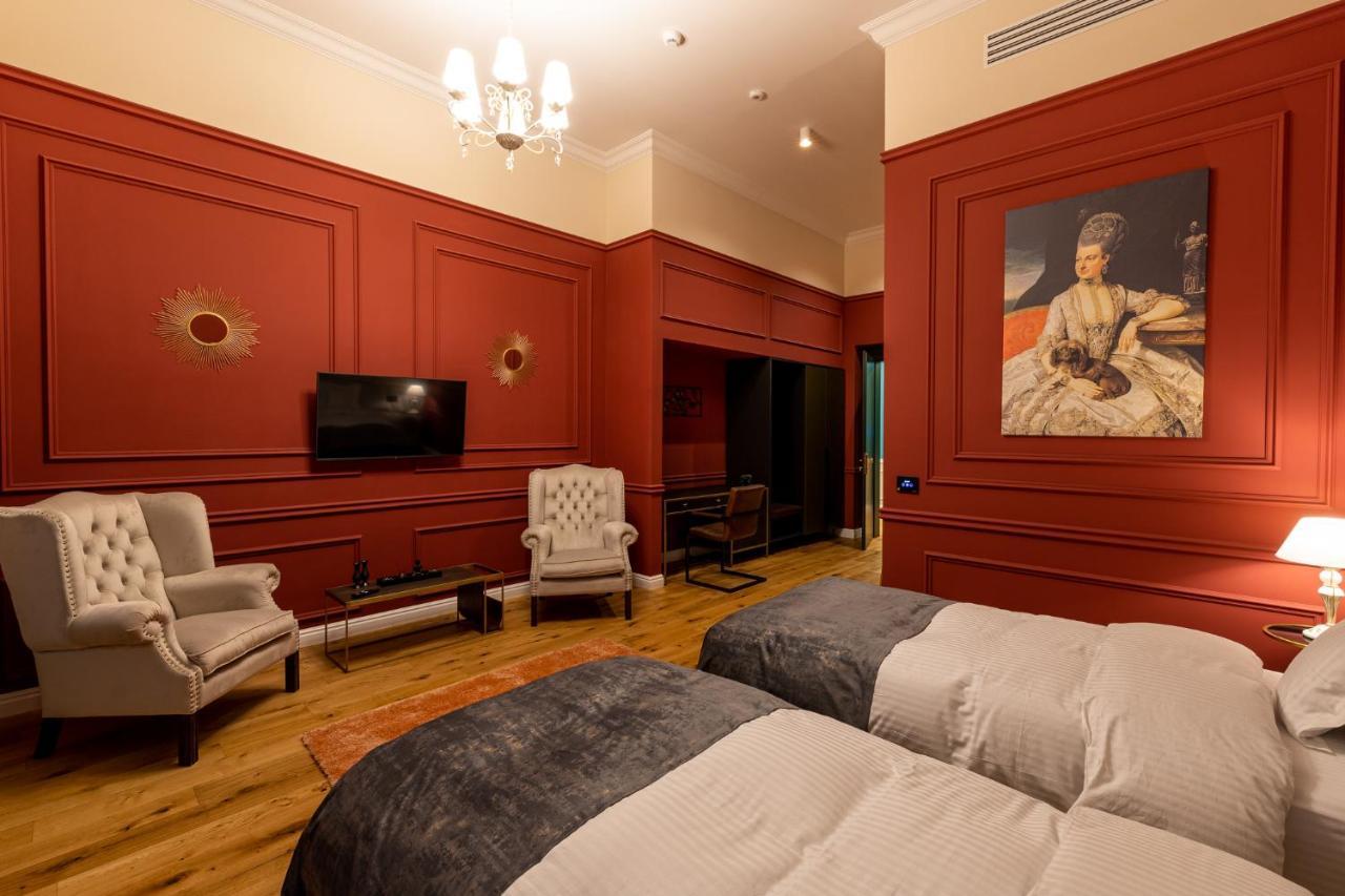 Boutique Hotel Cocosul De Aur Targu Mures Exterior photo