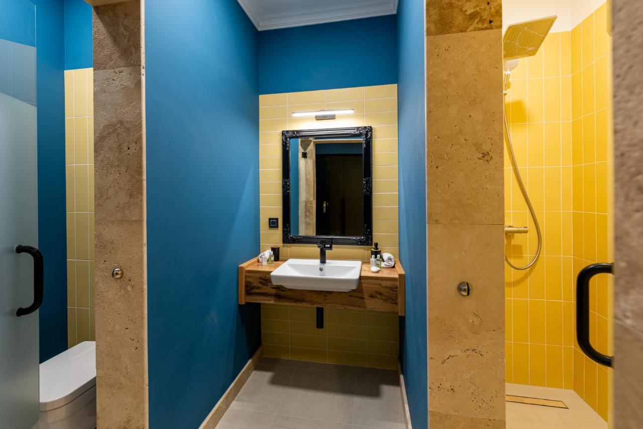 Boutique Hotel Cocosul De Aur Targu Mures Exterior photo